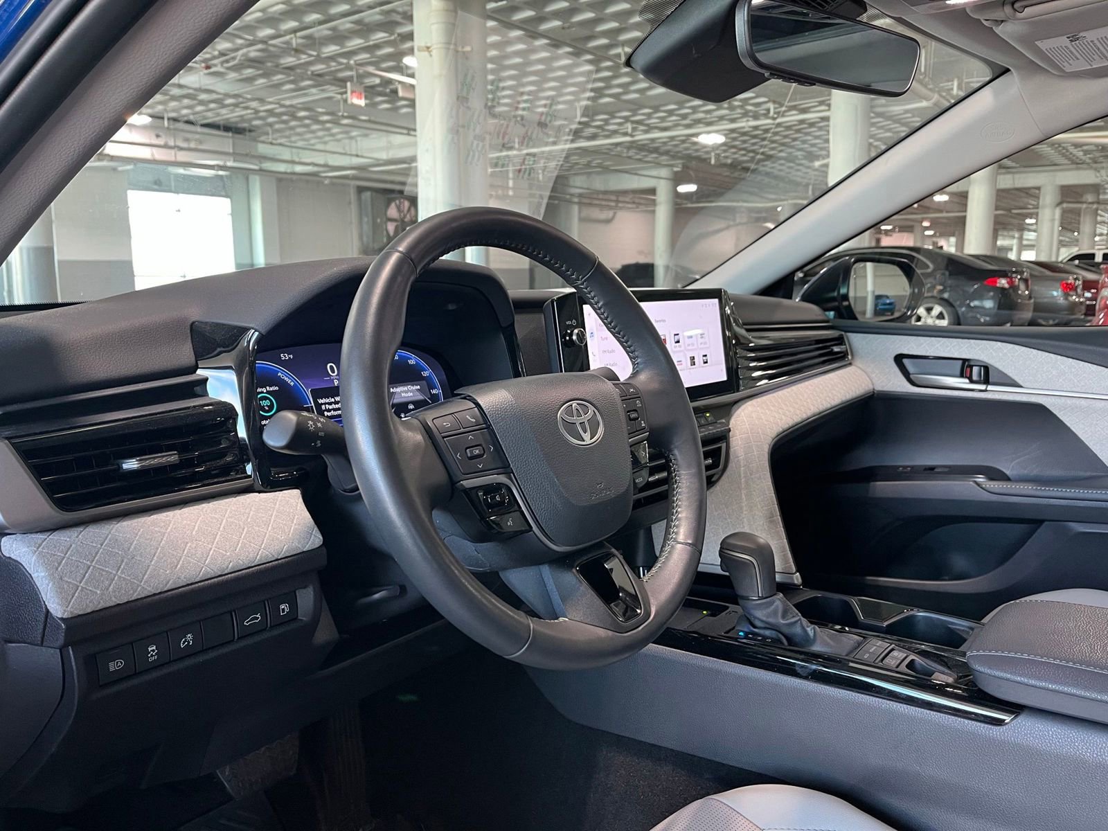Used 2025 Toyota Camry XLE AWD/4WD image 17