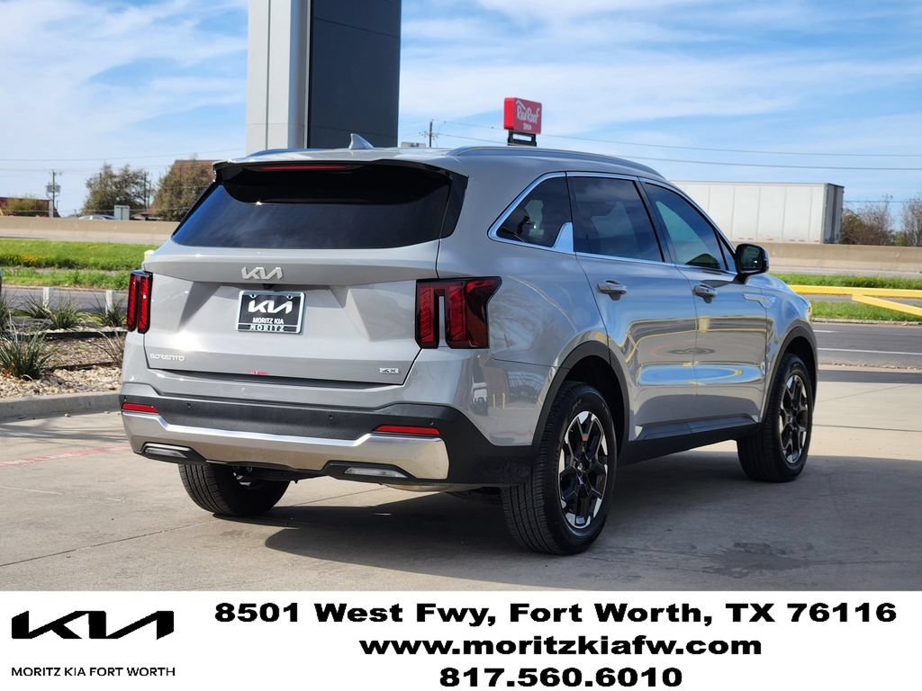 Certified 2025 Kia Sorento S AWD/4WD image 3