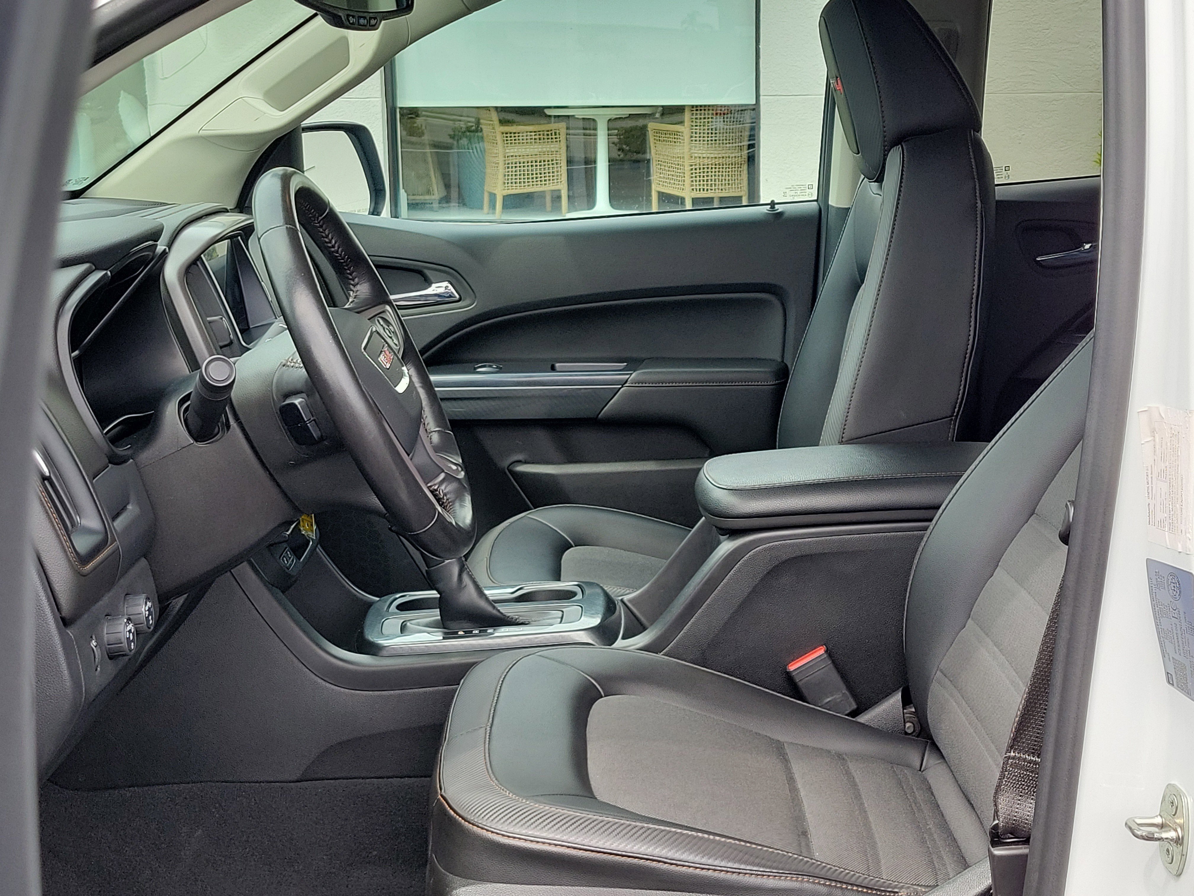 Used 2022 GMC Canyon AT4 image 23