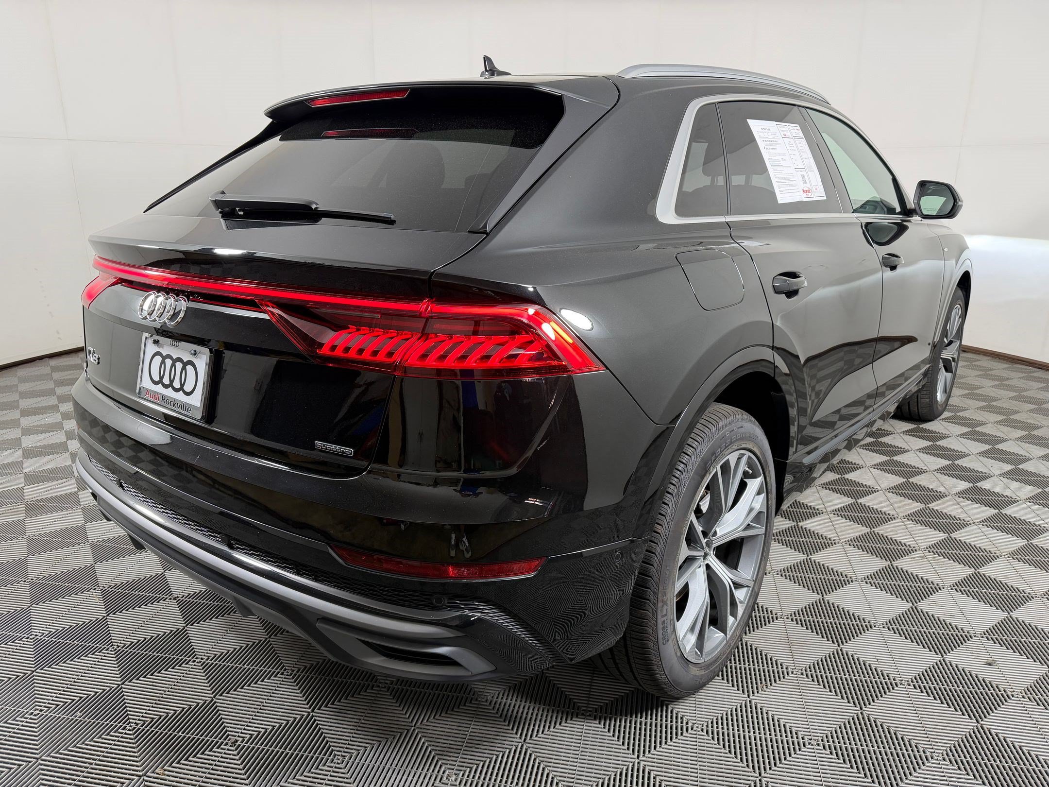 Used 2023 Audi Q8 Premium Plus w/ Premium Plus Package AWD/4WD image 9