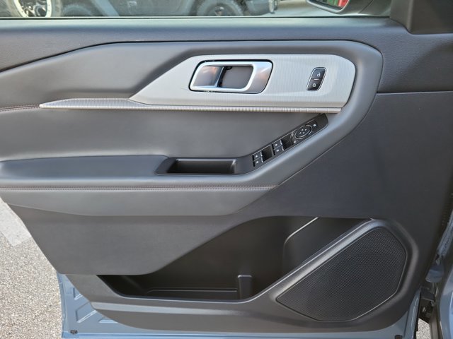 Certified 2025 Ford Explorer Active RWD image 21