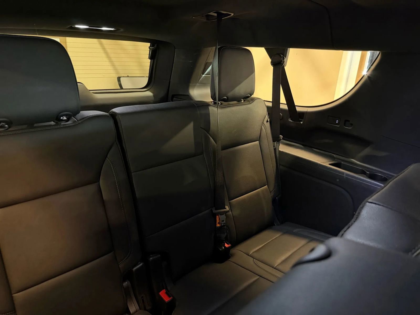 Used 2025 Chevrolet Suburban Z71 image 19