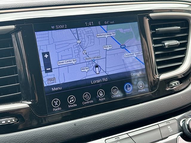 Used 2017 Chrysler Pacifica Touring-L image 14