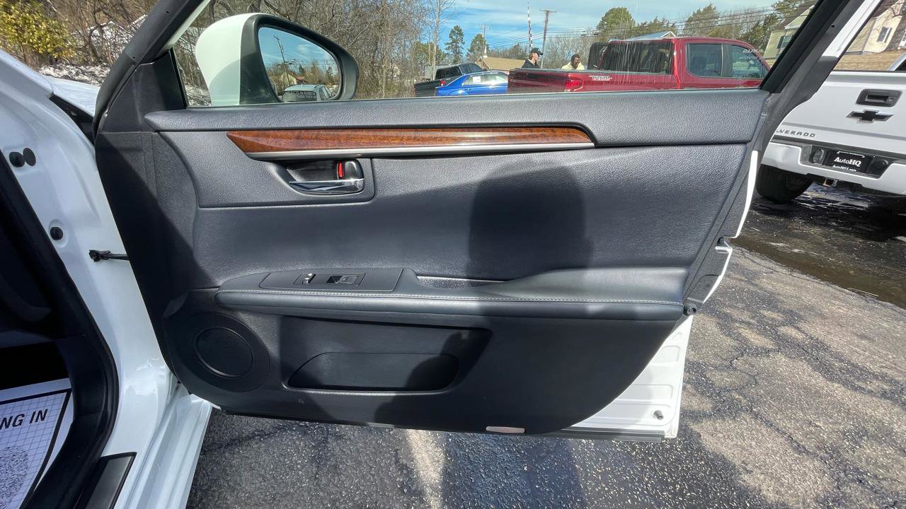 Used 2015 Lexus ES 350 w/ Luxury Package image 26