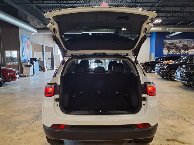 Used 2022 Jeep Compass Limited AWD/4WD image 12