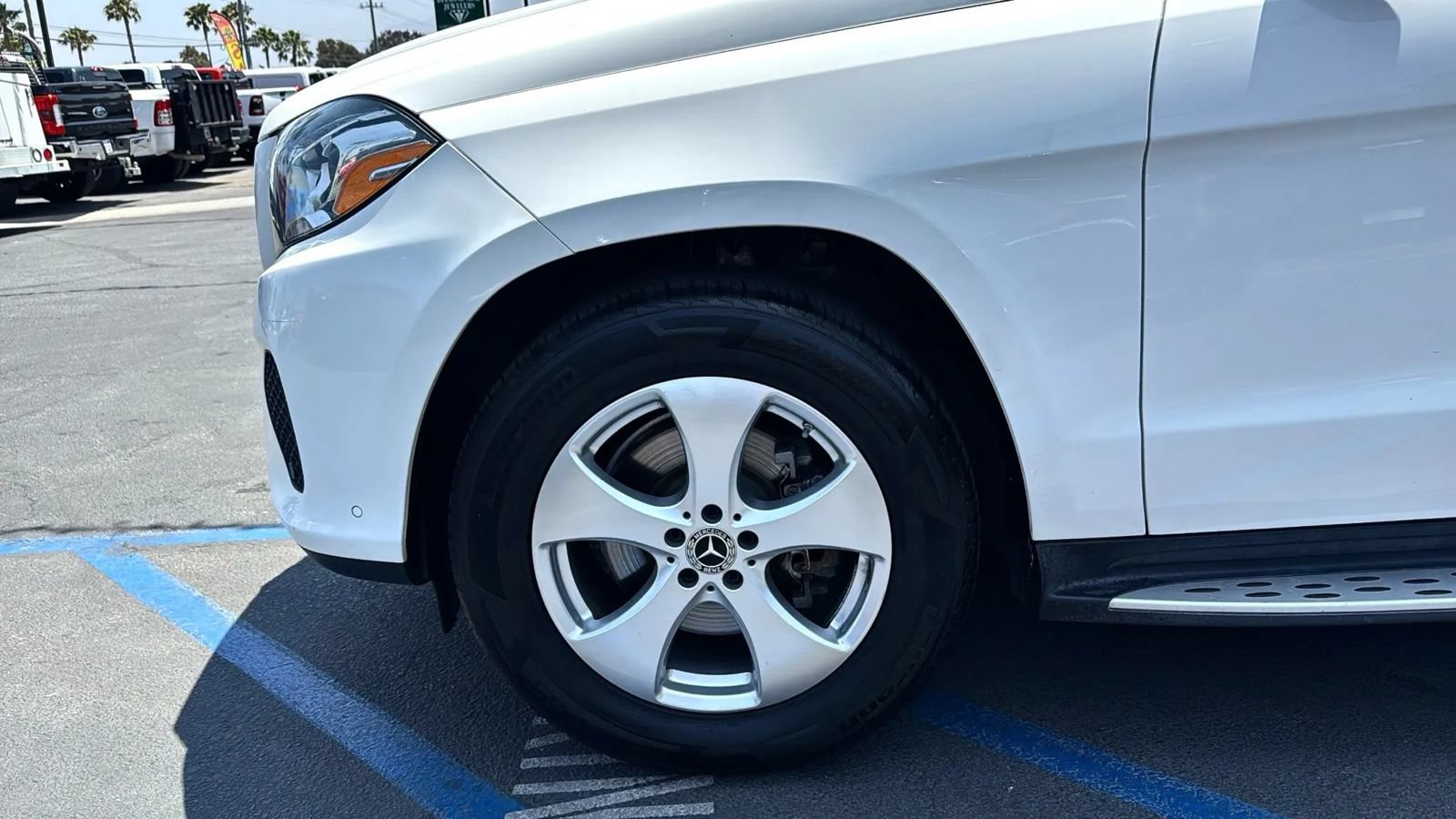 Used 2018 Mercedes-Benz GLS 450 4MATIC w/ Premium Package image 24