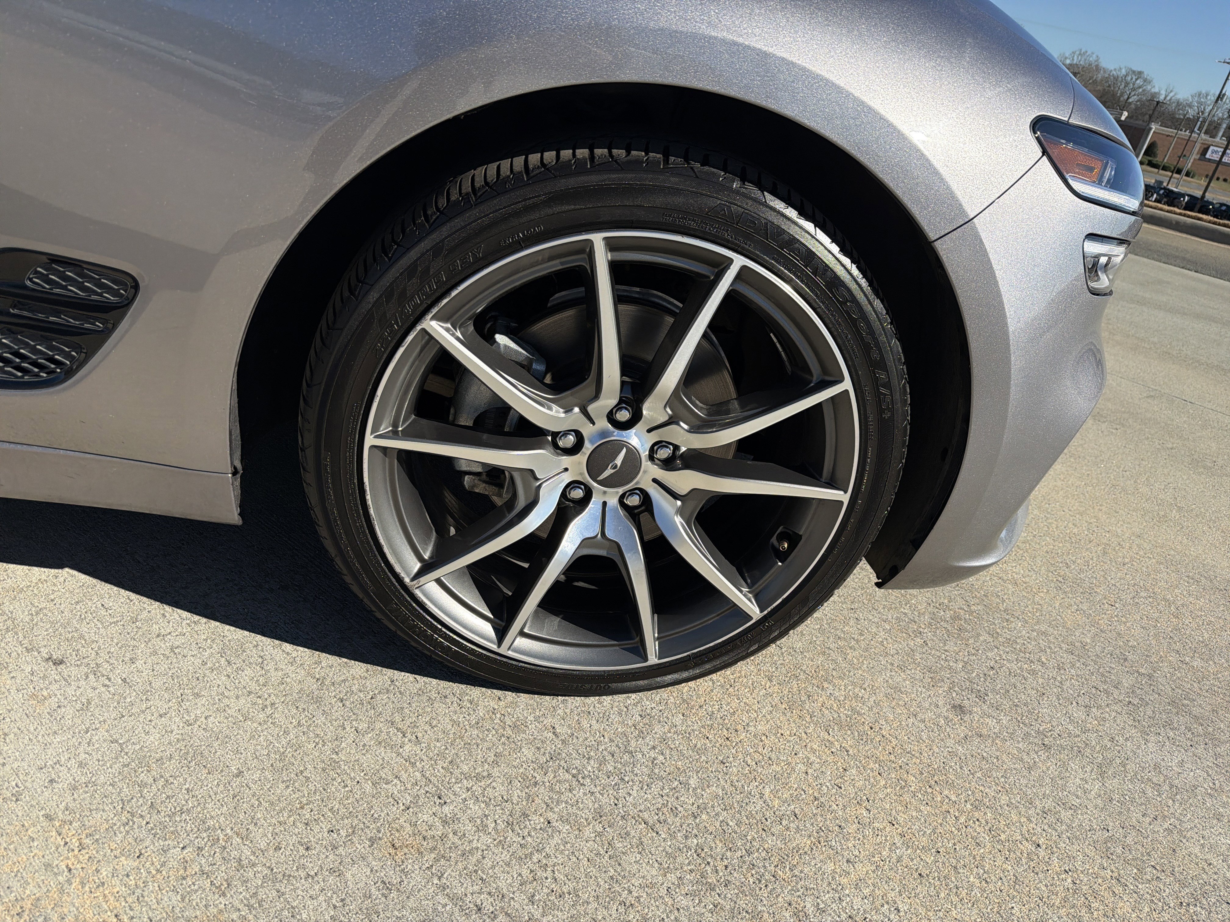 Used 2023 Genesis G70 2.0T image 13