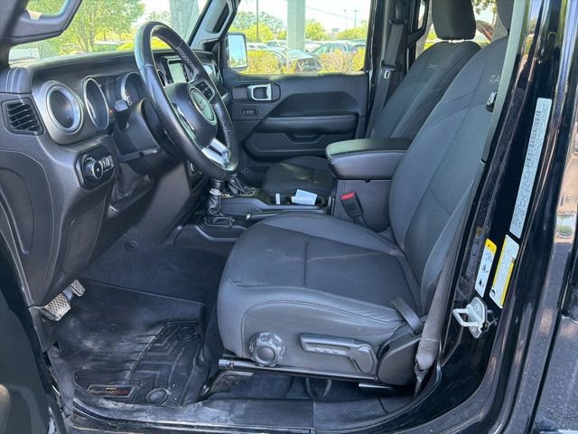 Used 2018 Jeep Wrangler Unlimited Sahara AWD/4WD image 14