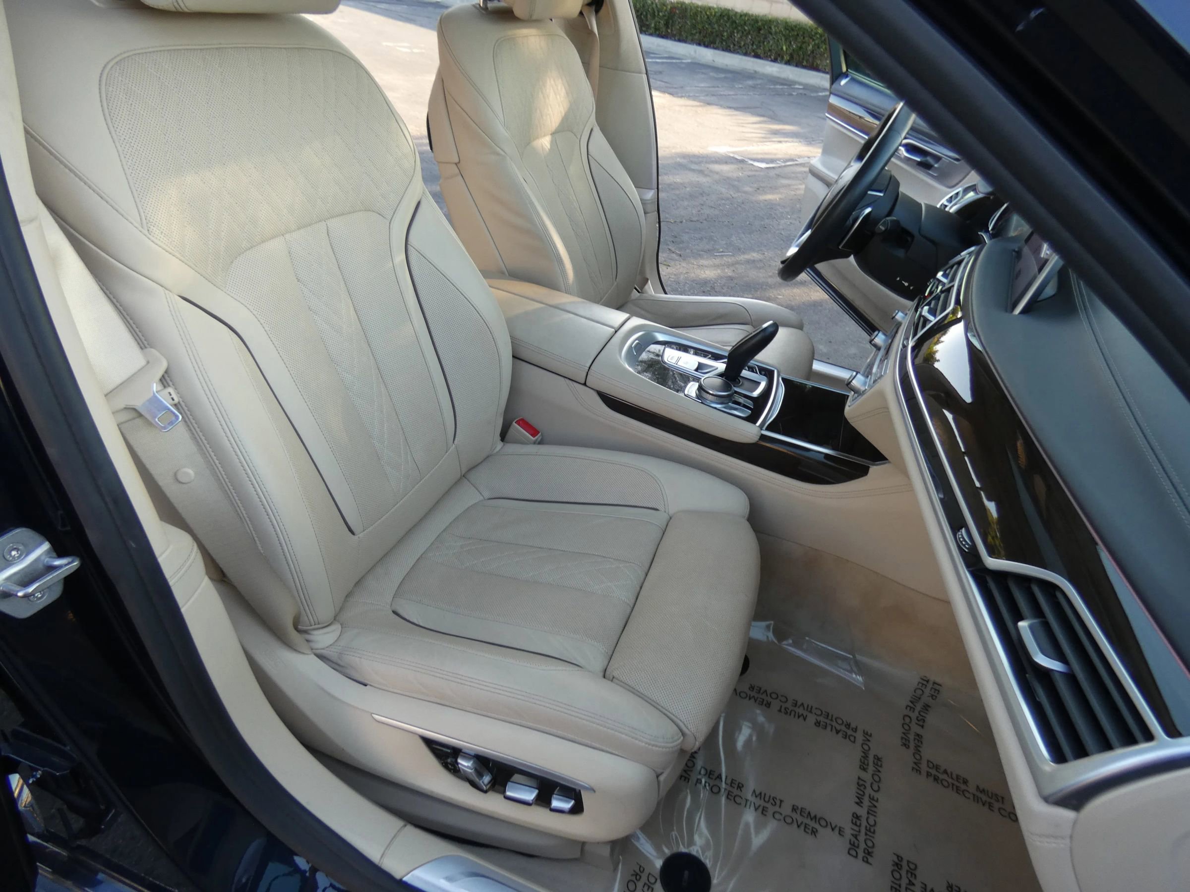 Used 2016 BMW 750i xDrive image 32