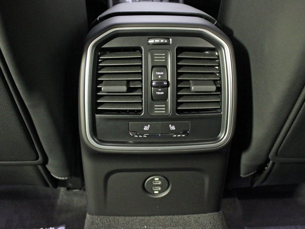 Certified 2025 Porsche Macan image 35