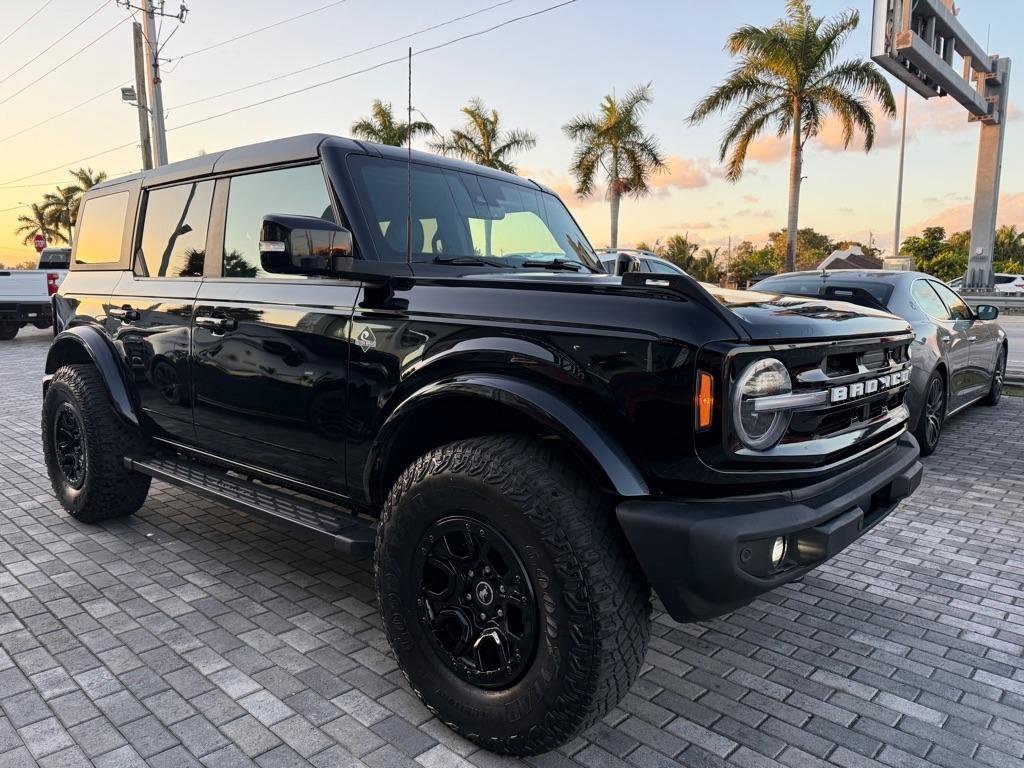 Used 2022 Ford Bronco Outer Banks image 1