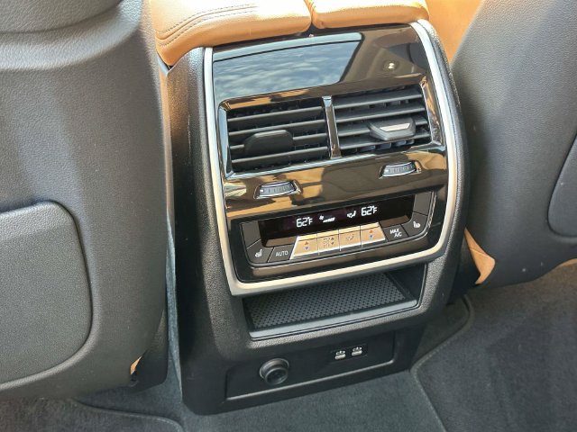 Certified 2025 BMW X7 xDrive40i w/ Premium Package AWD/4WD image 20