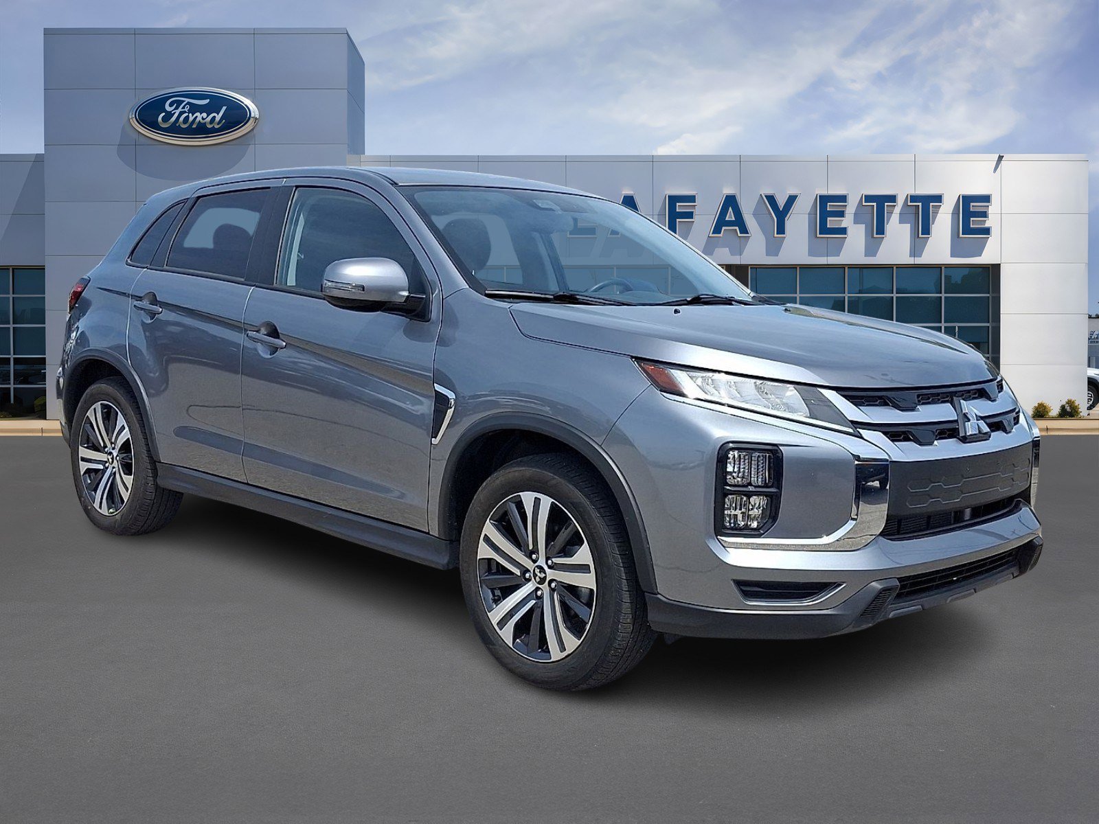 Used 2025 Mitsubishi Outlander Sport SE image 1