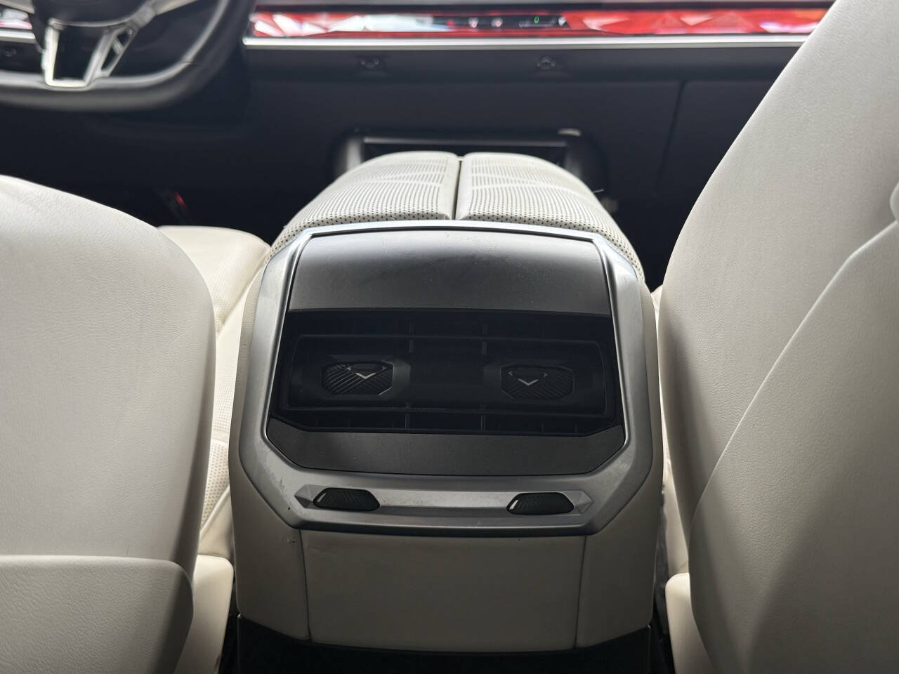 Used 2023 BMW 760i xDrive AWD/4WD image 35