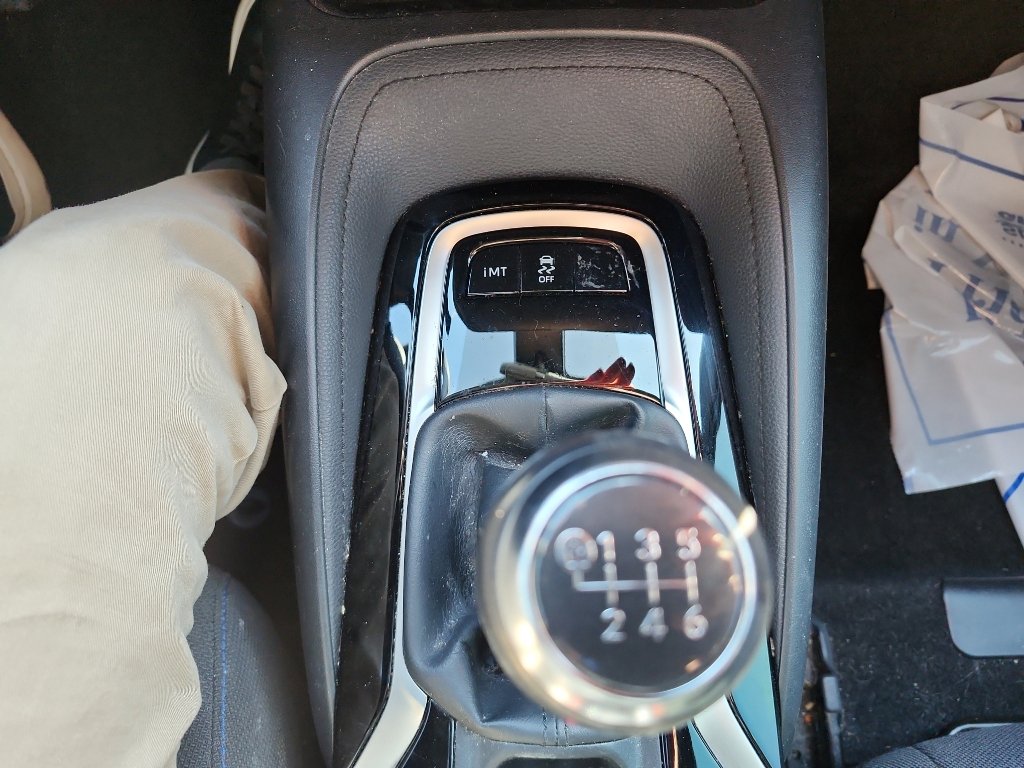 Used 2020 Toyota Corolla SE FWD image 27