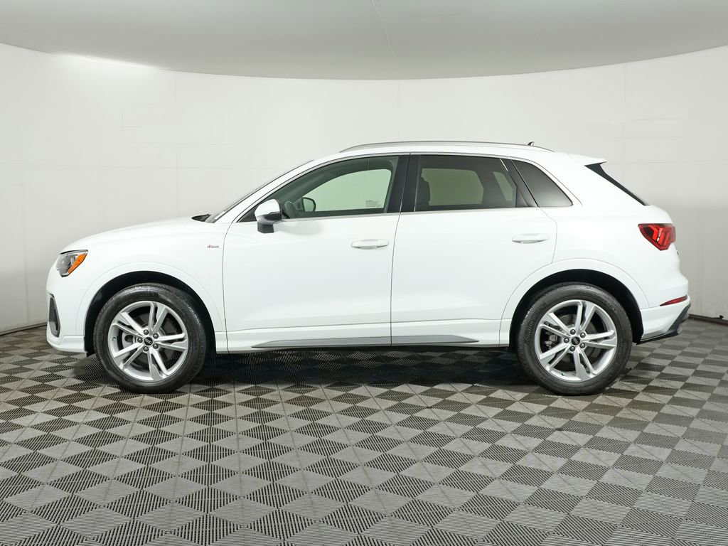 Used 2021 Audi Q3 2.0T Premium w/ Convenience Package image 2