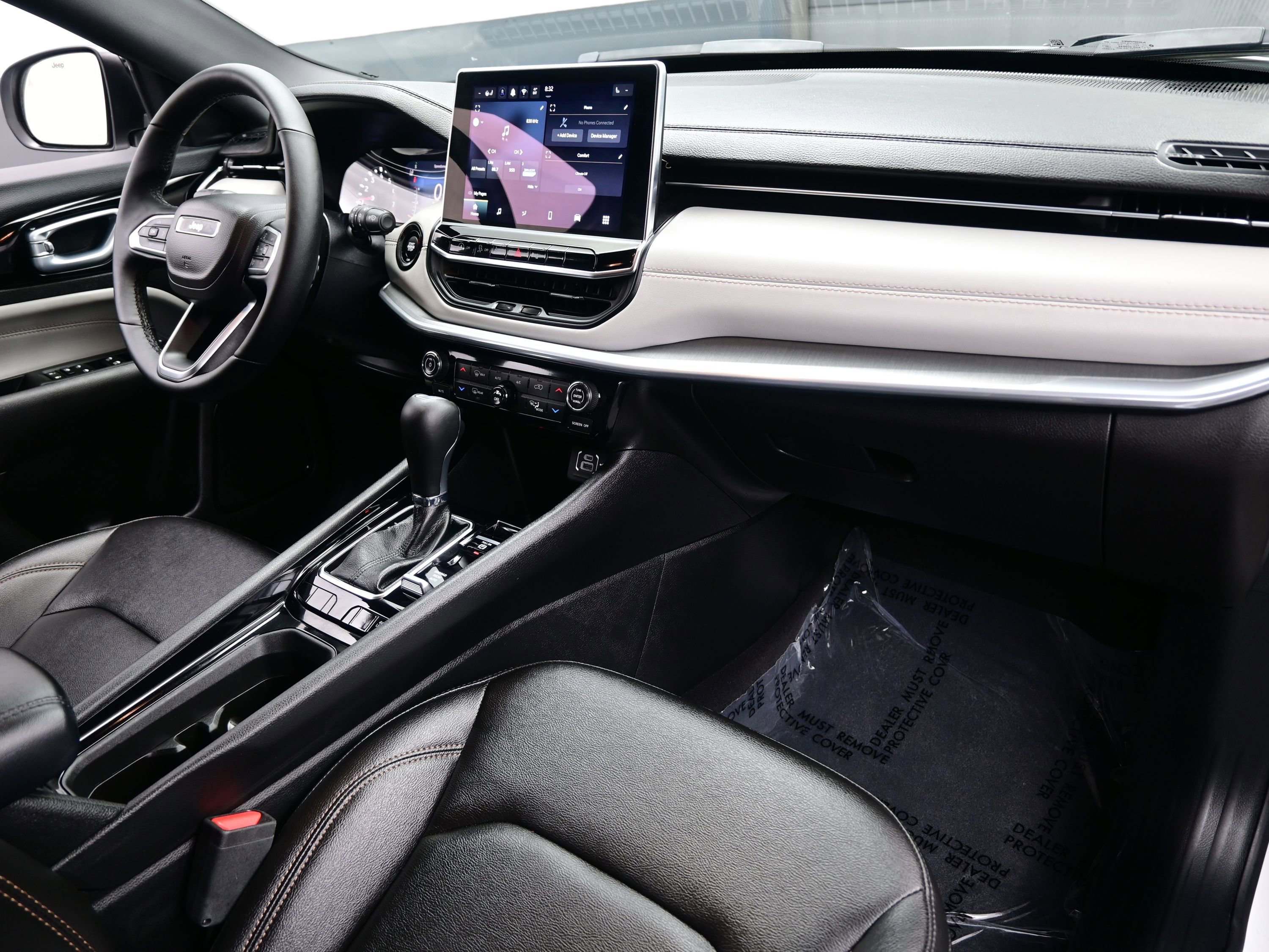 Used 2024 Jeep Compass Limited image 15