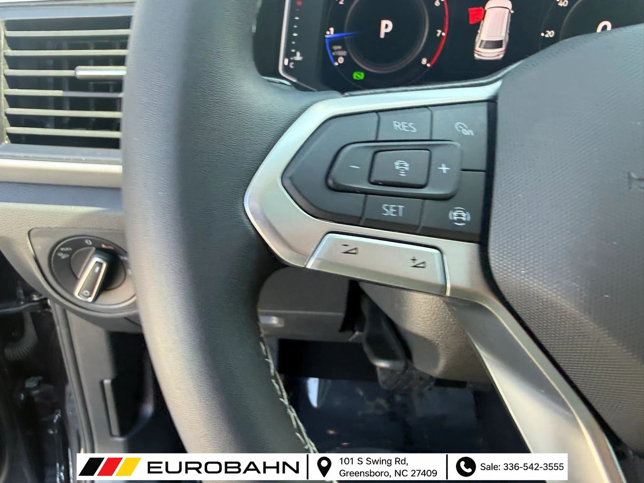 Used 2022 Volkswagen Atlas SE FWD image 34