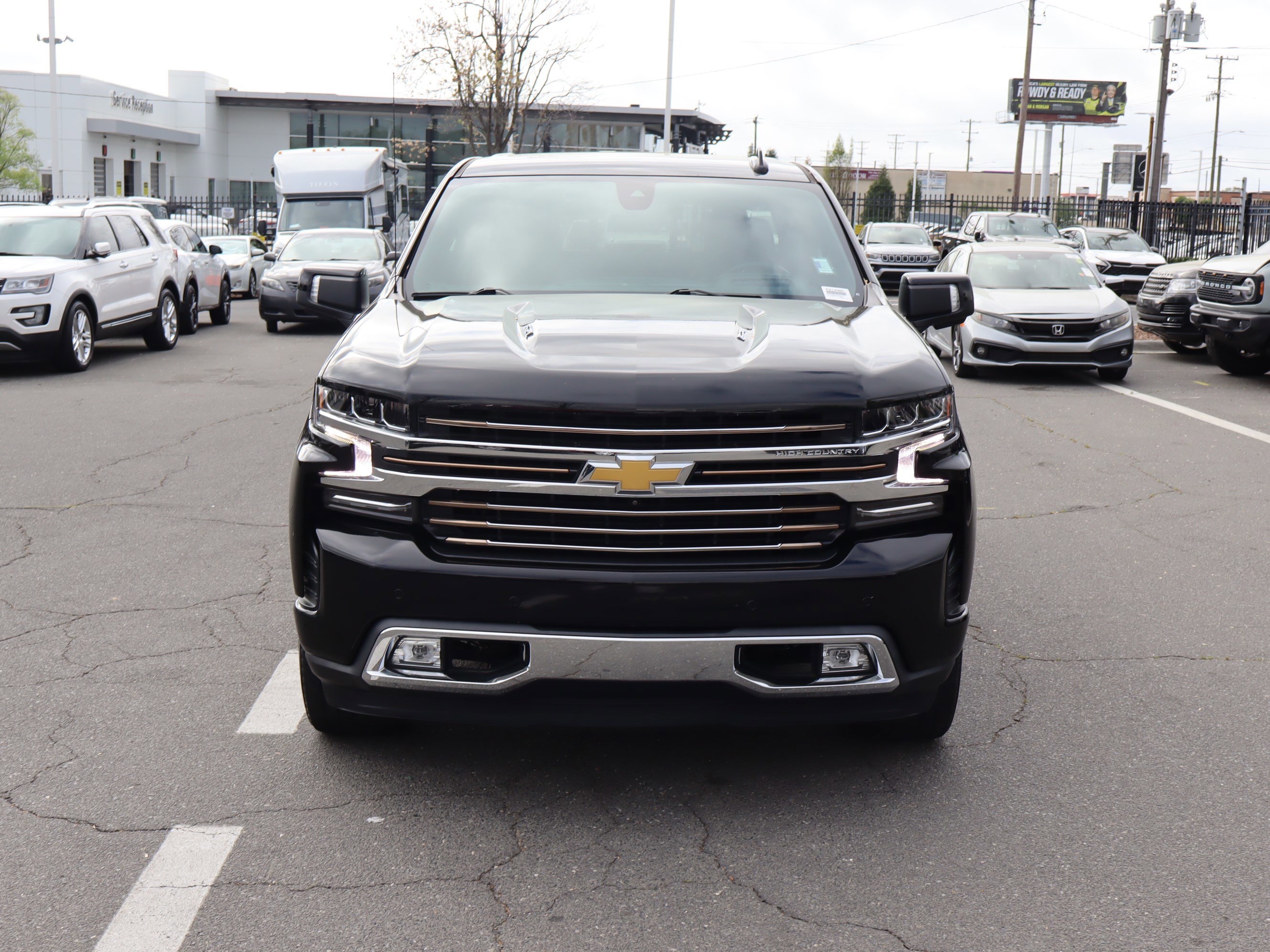 Used 2021 Chevrolet Silverado 1500 High Country w/ Technology Package image 3