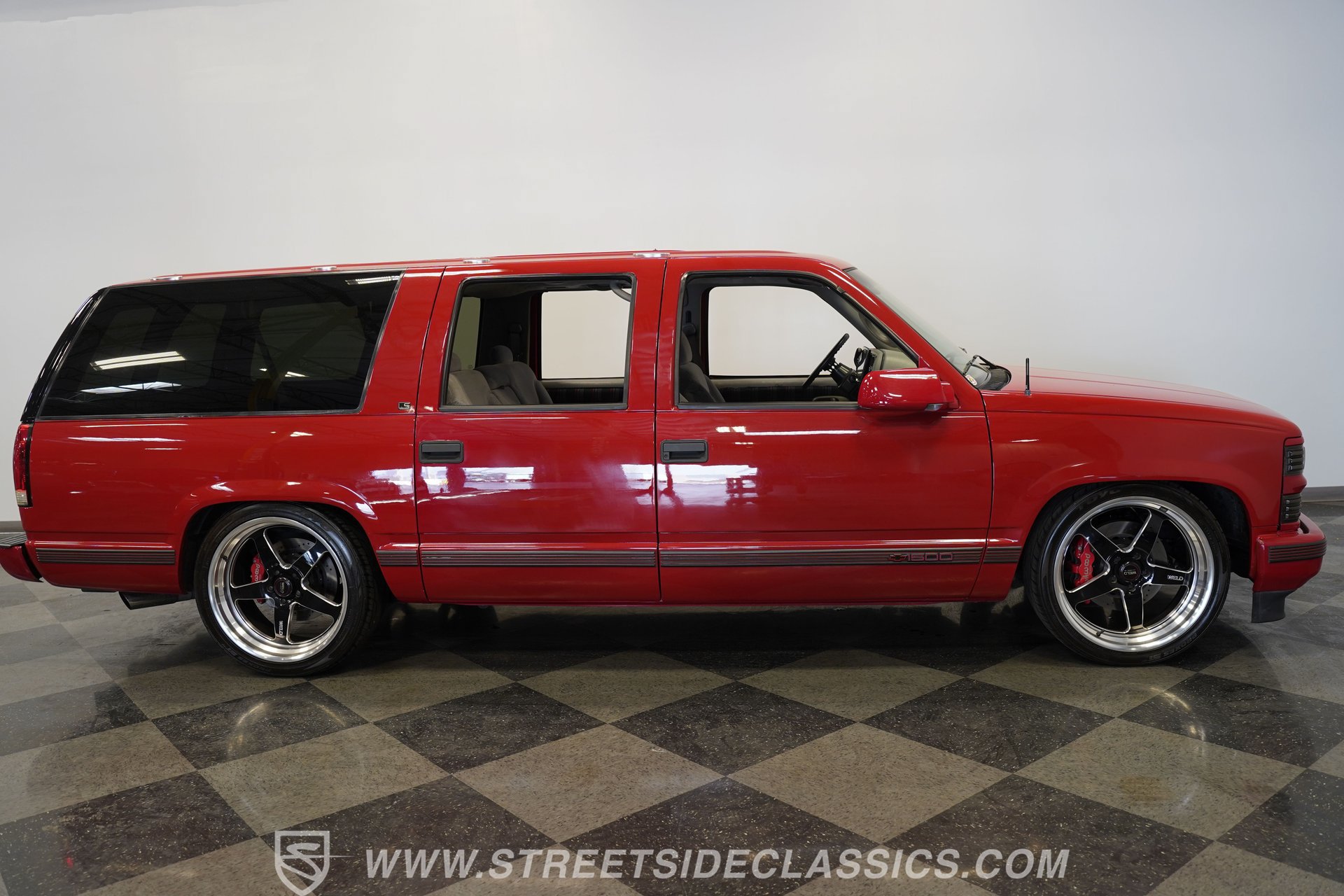 Used 1996 Chevrolet Suburban 2WD image 15