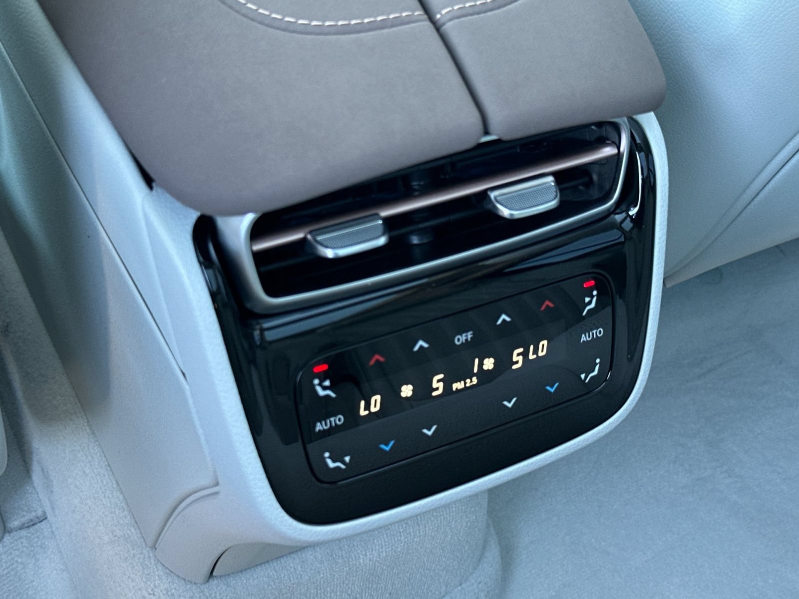 New 2026 Mercedes-Benz EQS 400 4MATIC SUV image 13