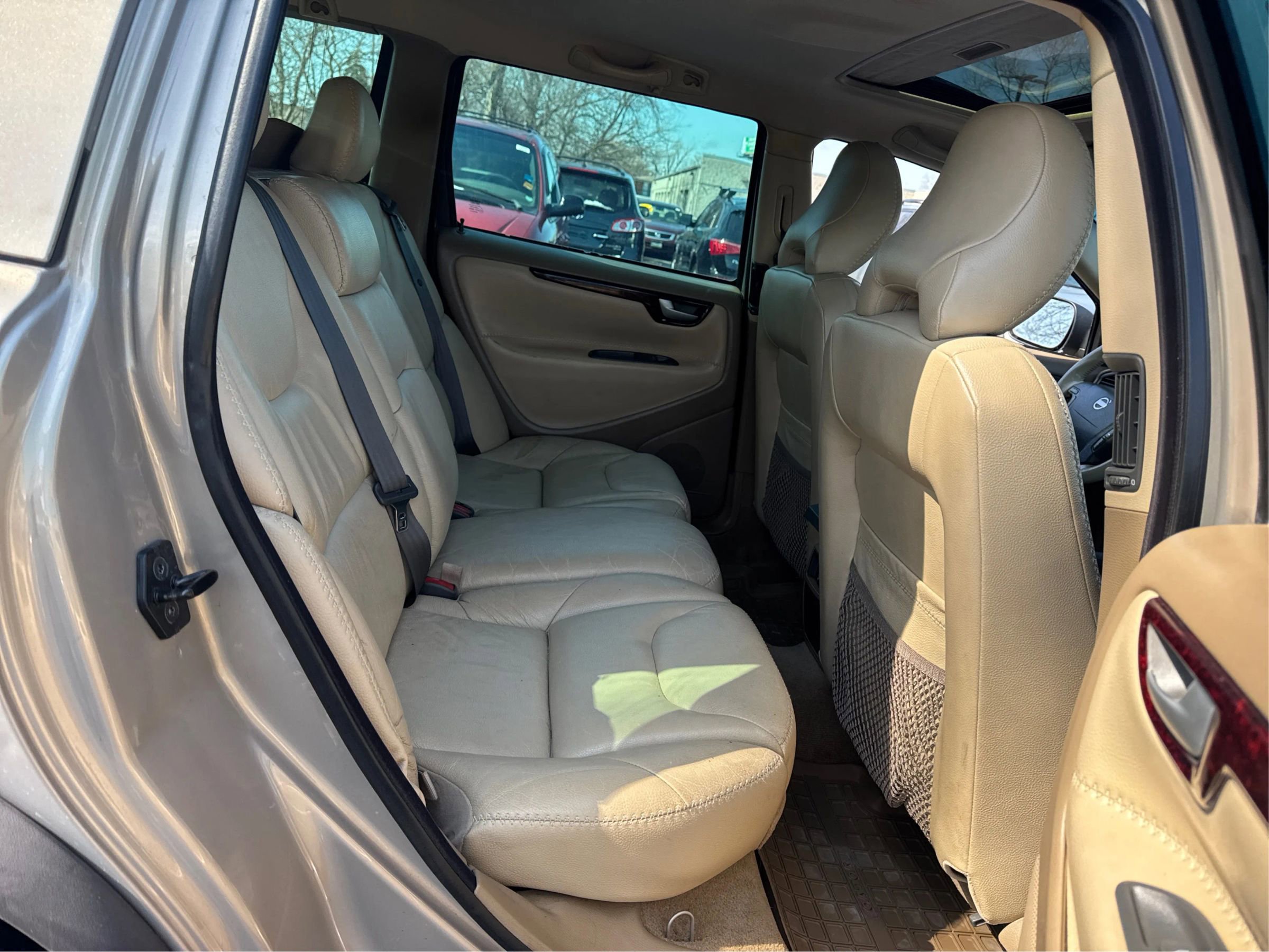 Used 2003 Volvo XC70 2.5T Wagon 4D image 24