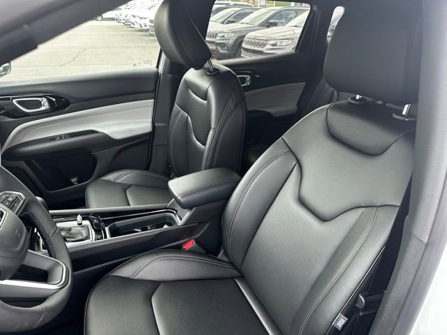 New 2025 Jeep Compass Limited image 18