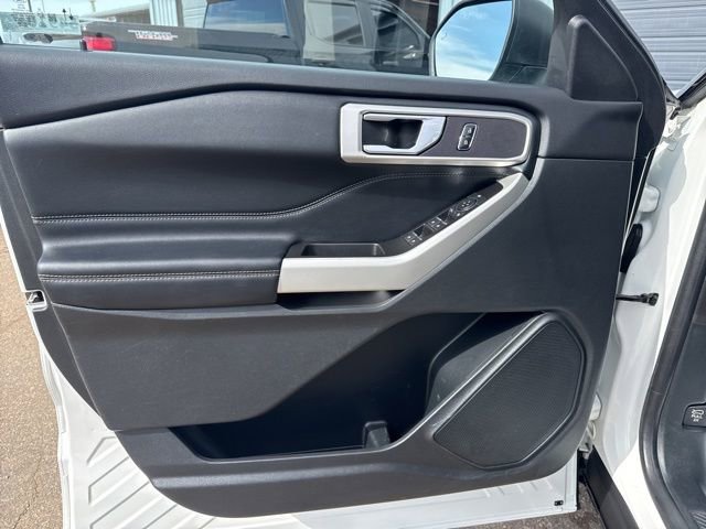 Used 2020 Ford Explorer XLT w/ Equipment Group 202A image 11
