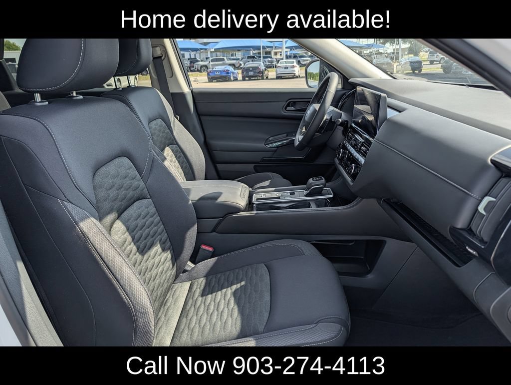 Used 2026 Nissan Pathfinder SV FWD image 34