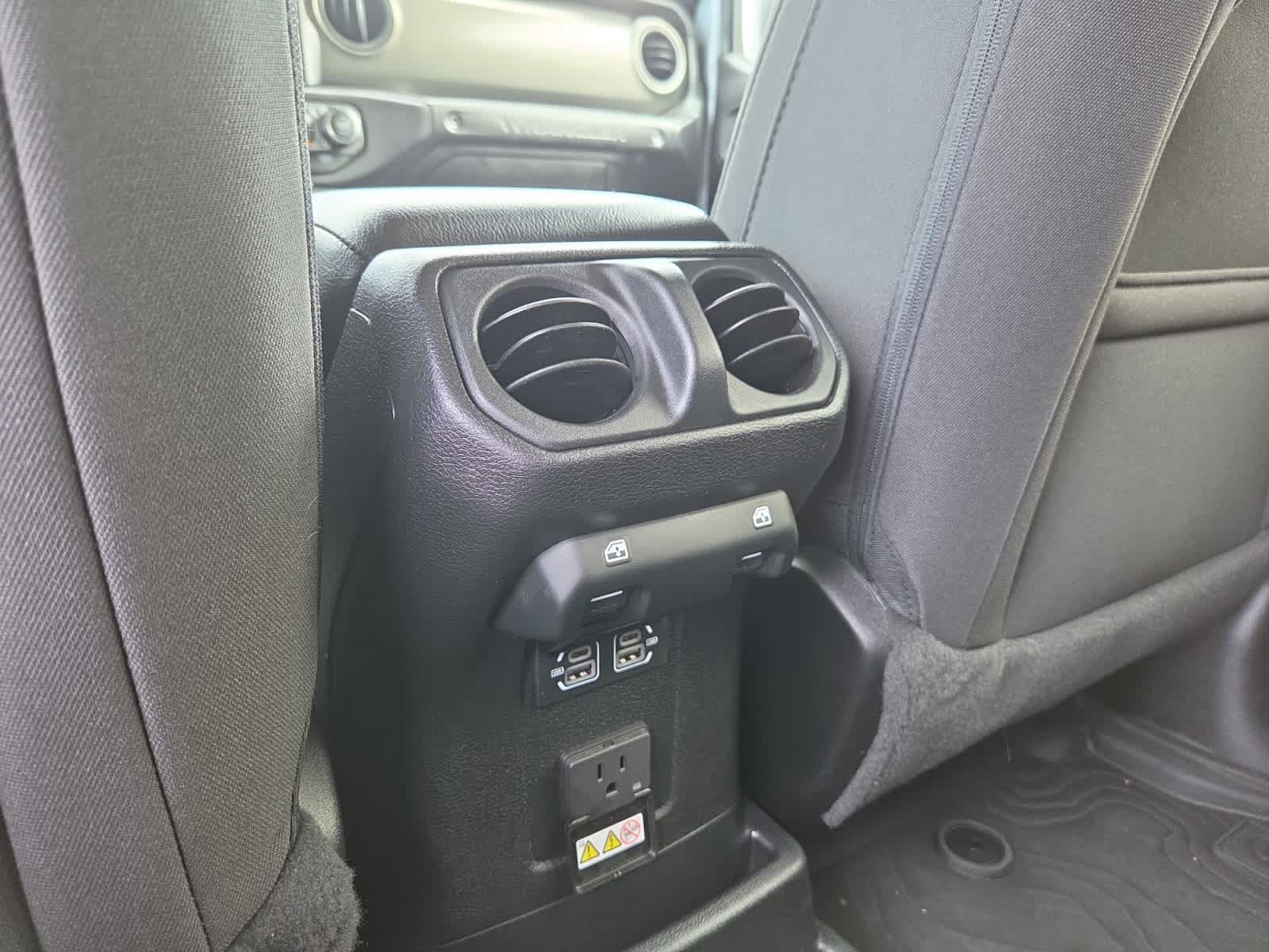 Used 2023 Jeep Wrangler Unlimited w/ Sun & Screen Package AWD/4WD image 16