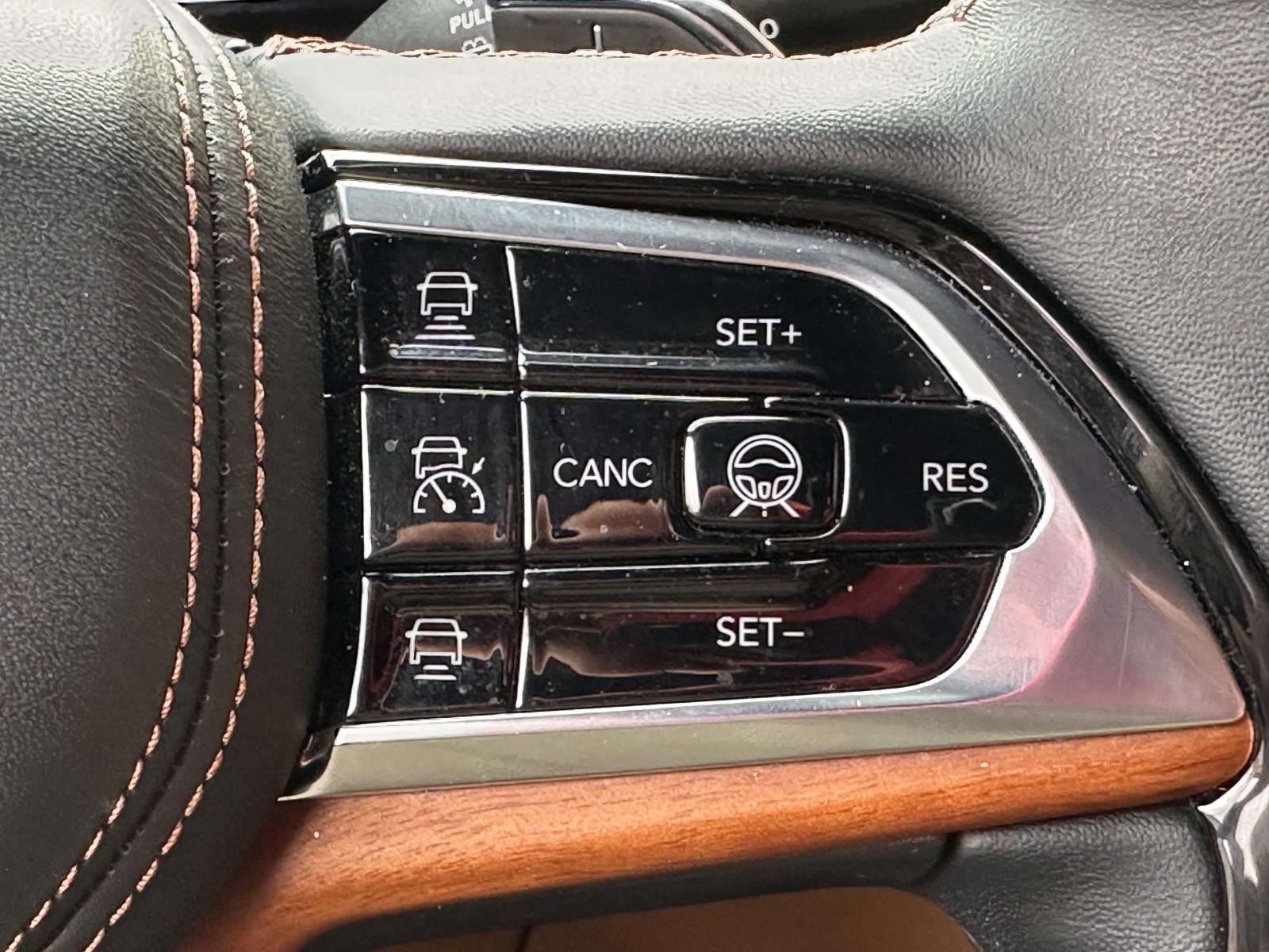 Certified 2022 Jeep Grand Cherokee Summit image 28