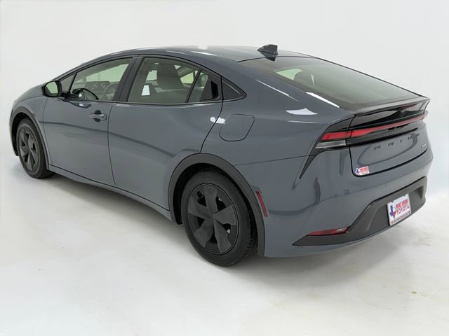 Used 2025 Toyota Prius LE FWD image 37