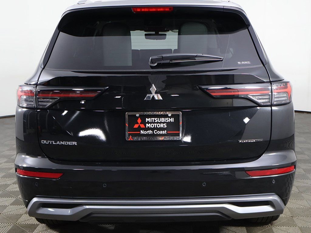 New 2025 Mitsubishi Outlander AWD image 18