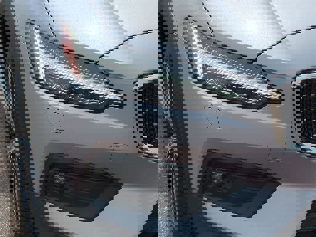 New 2026 Volvo V60 B5 Cross Country Ultra w/ Protection Package Premier image 10