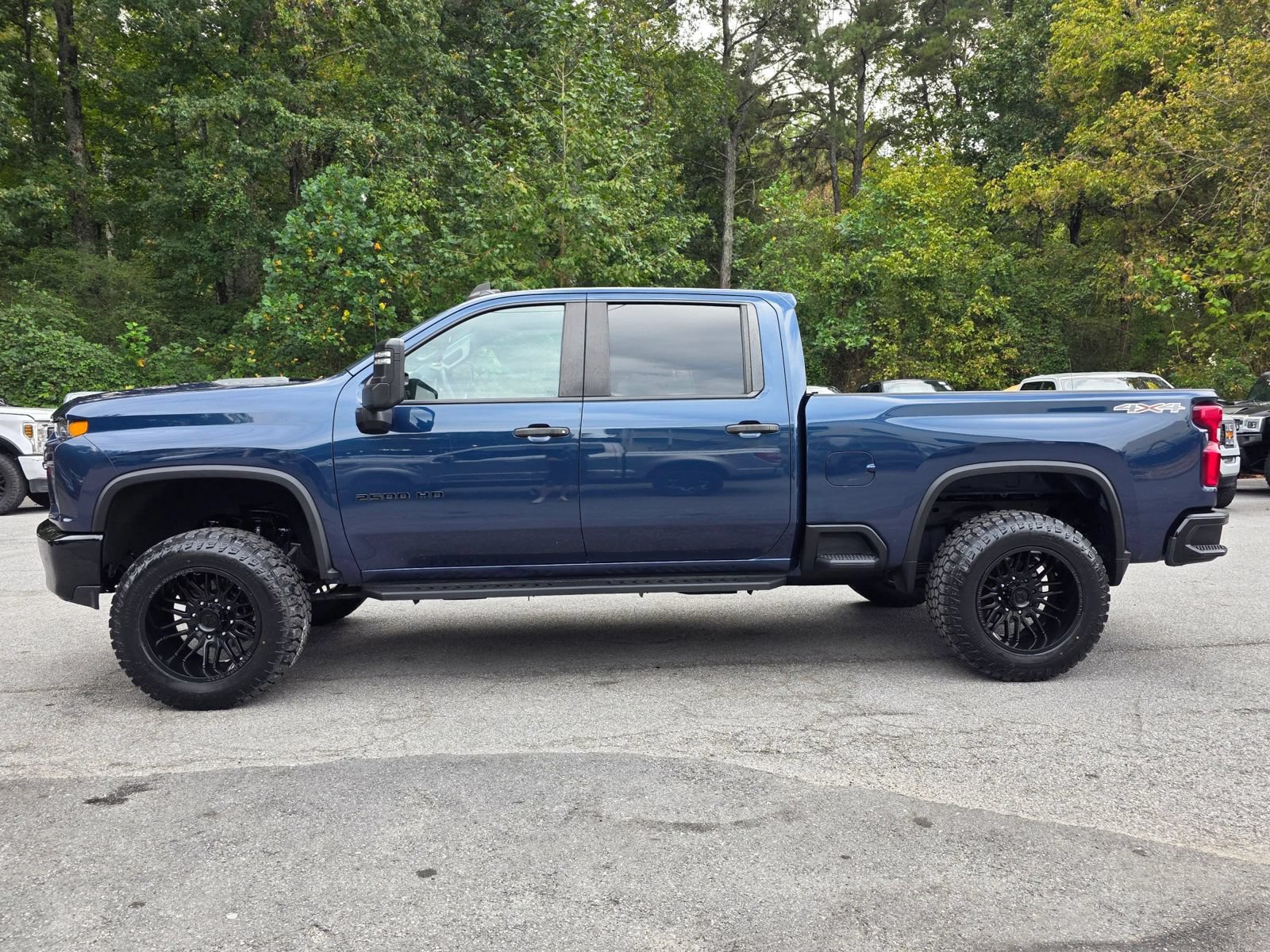 Used 2021 Chevrolet Silverado 2500 Custom w/ Custom Value Package AWD/4WD image 4