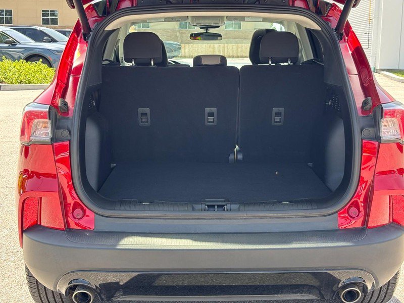 Used 2022 Ford Escape SE w/ SE Sport Appearance Package FWD image 9