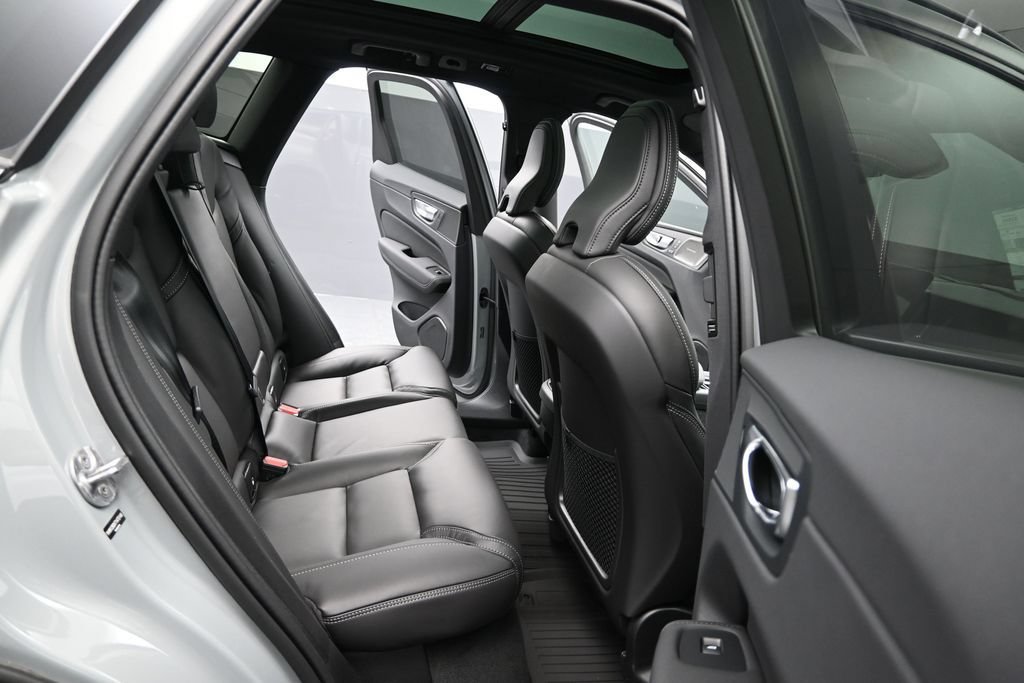 New 2026 Volvo XC60 B5 Ultra w/ Climate Package AWD/4WD image 17