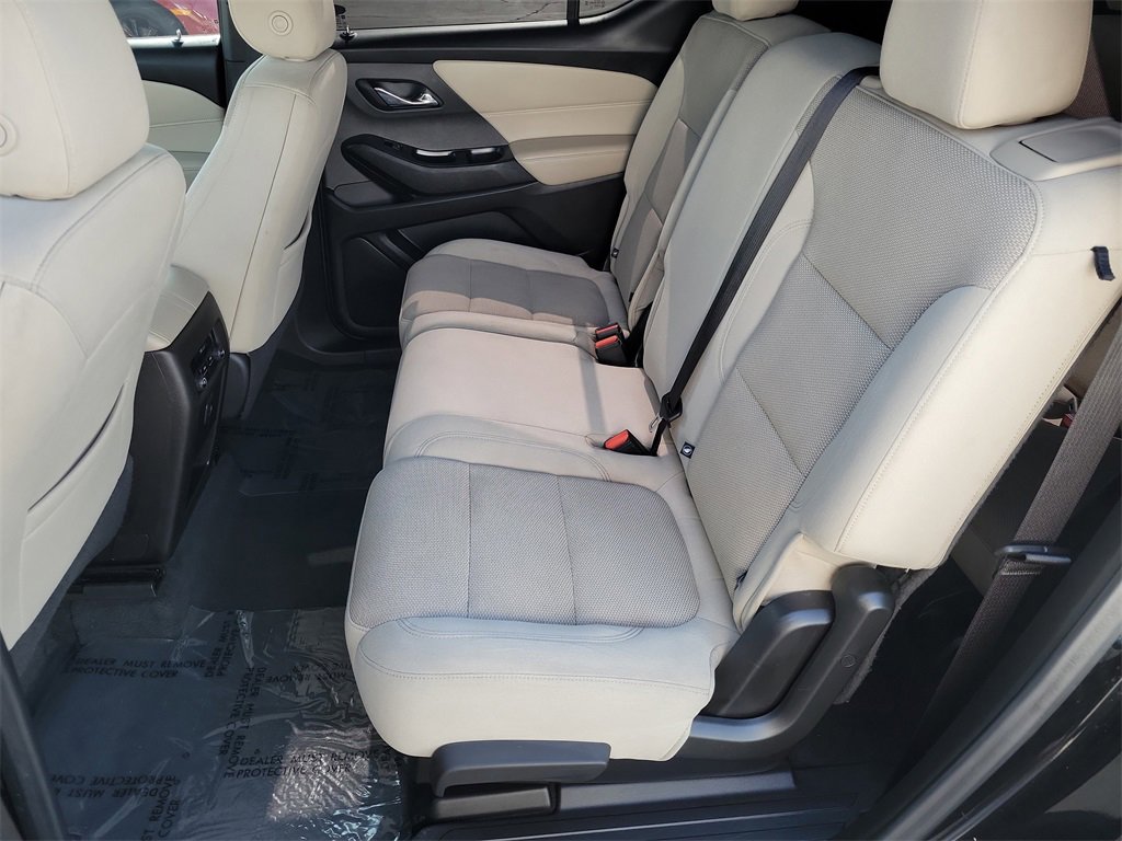 Used 2022 Chevrolet Traverse LS image 21