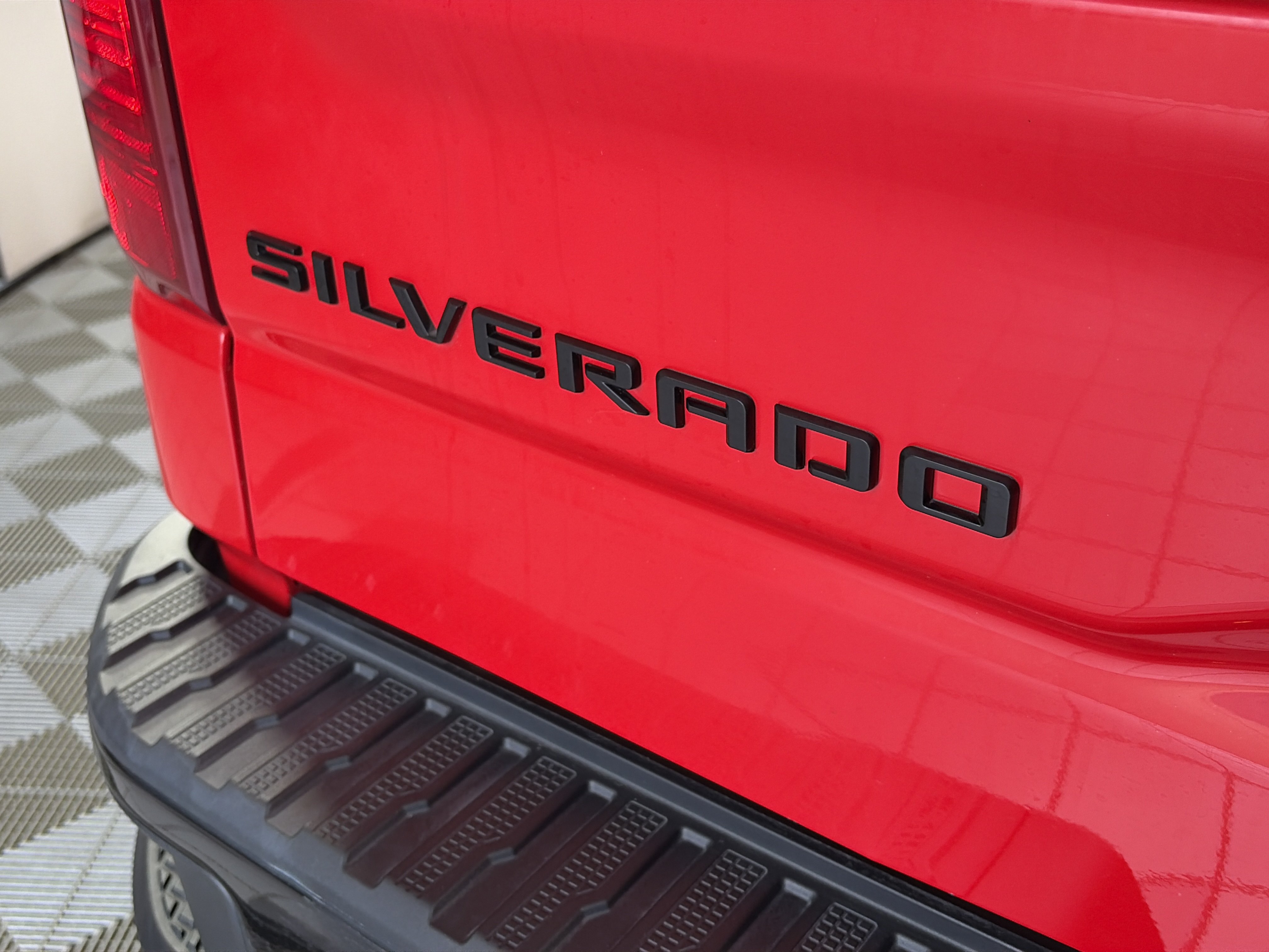 Used 2024 Chevrolet Silverado 1500 Custom Trail Boss w/ LPO, Dark Essentials Package AWD/4WD image 15