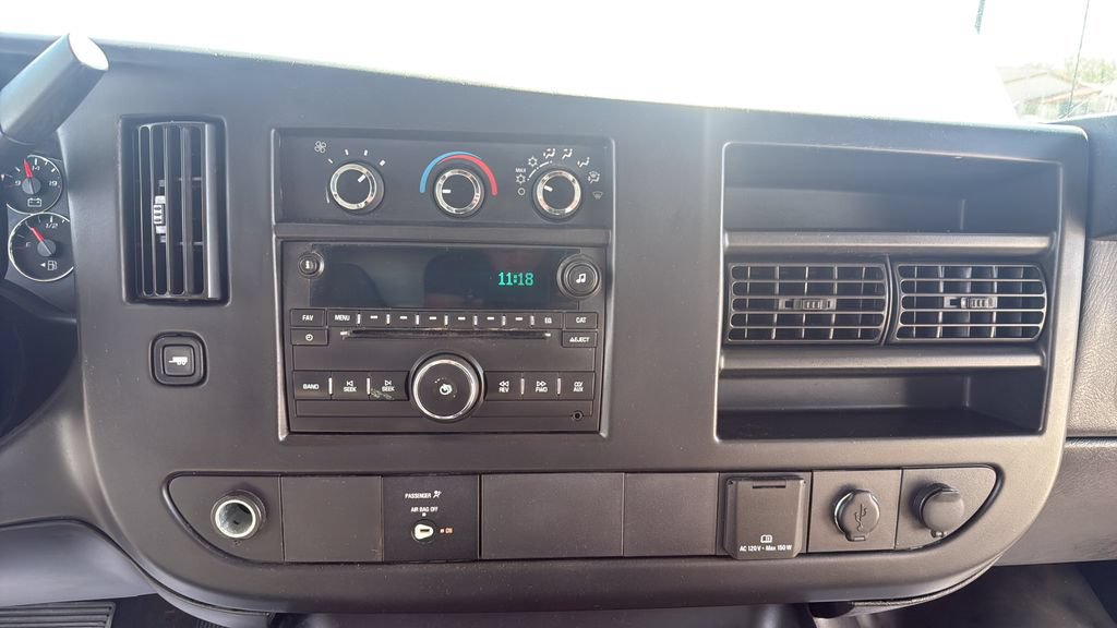 Used 2016 Chevrolet Express 3500 RWD image 20