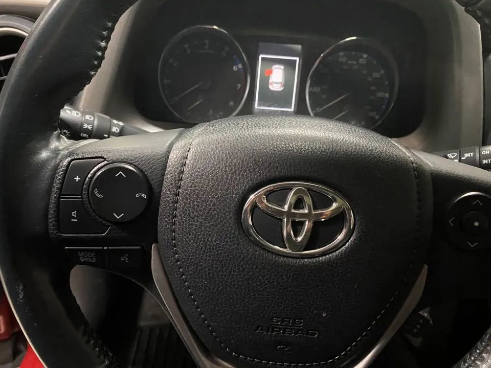 Used 2016 Toyota RAV4 XLE image 18