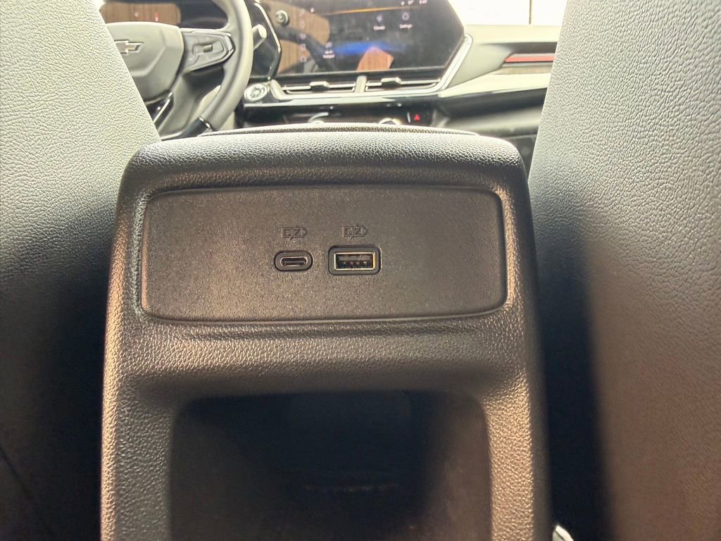 Used 2026 Chevrolet Trax RS FWD image 24