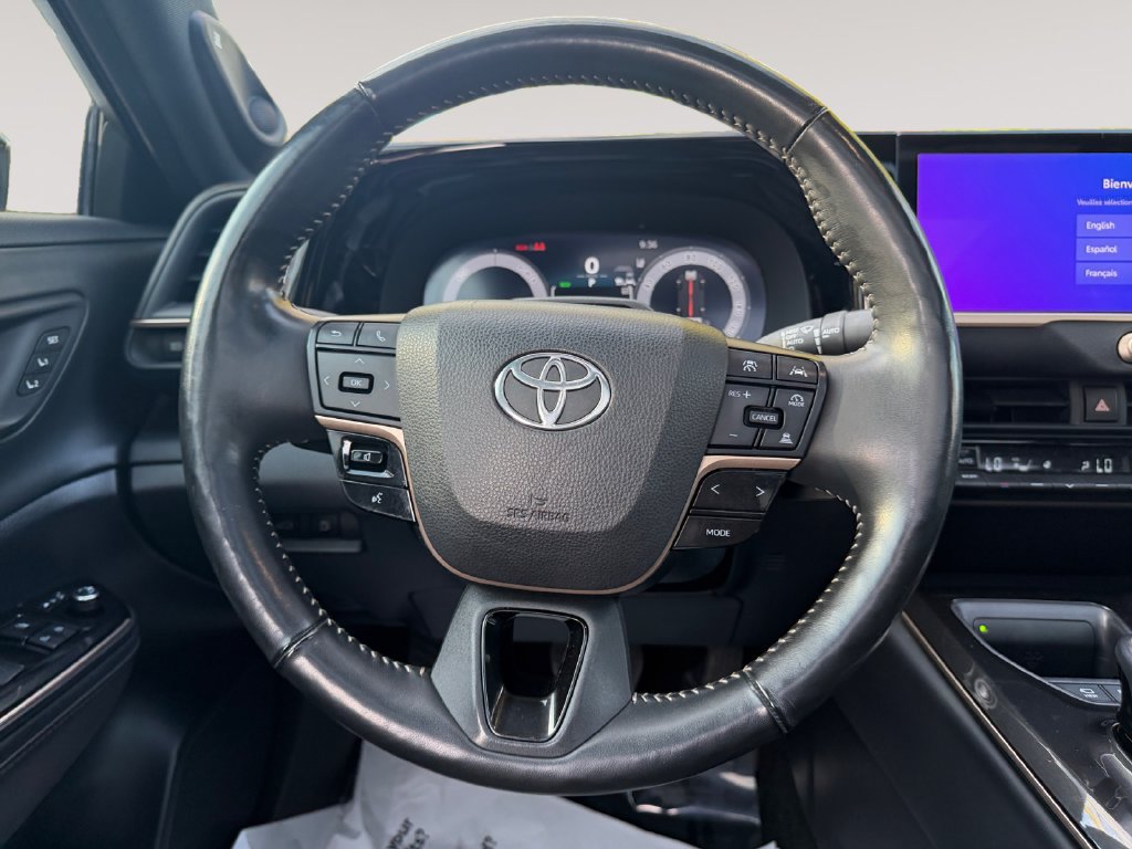 Used 2024 Toyota Crown Platinum AWD/4WD image 12
