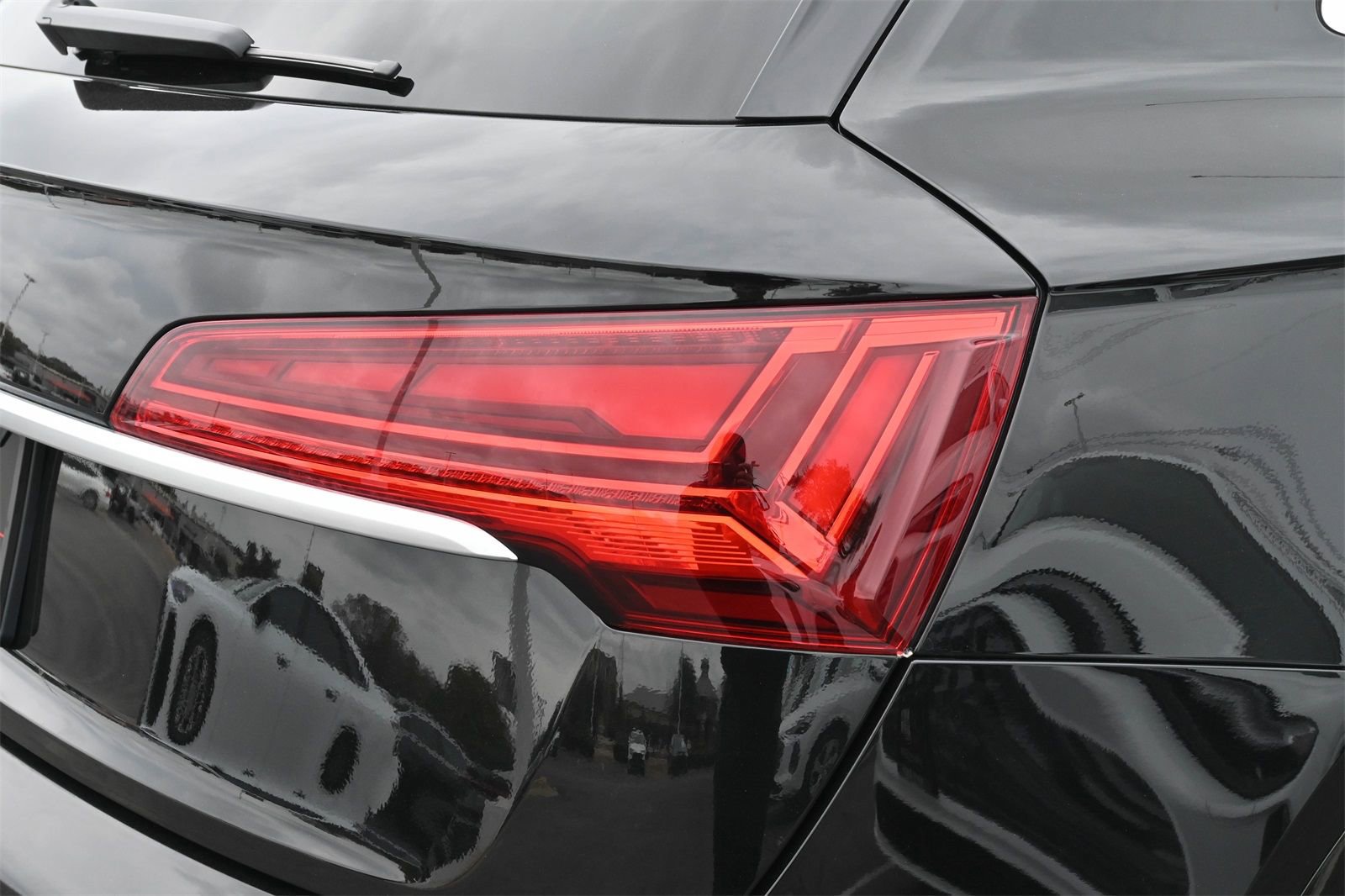 Certified 2022 Audi SQ5 Premium Plus image 19