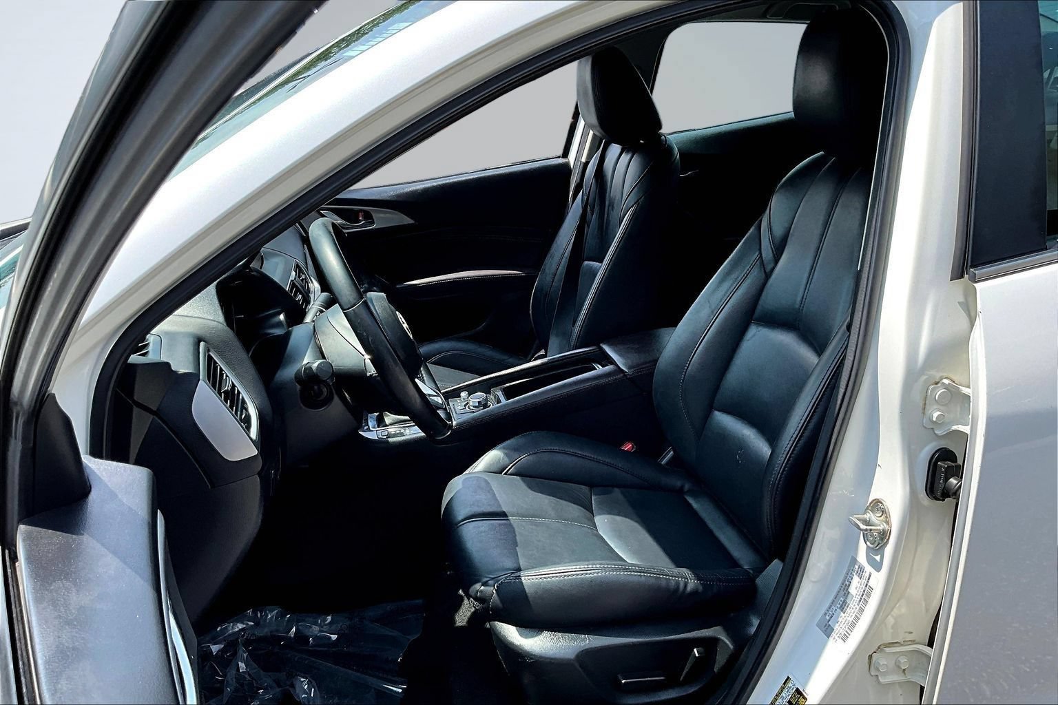 Used 2018 MAZDA MAZDA3 Touring FWD image 21