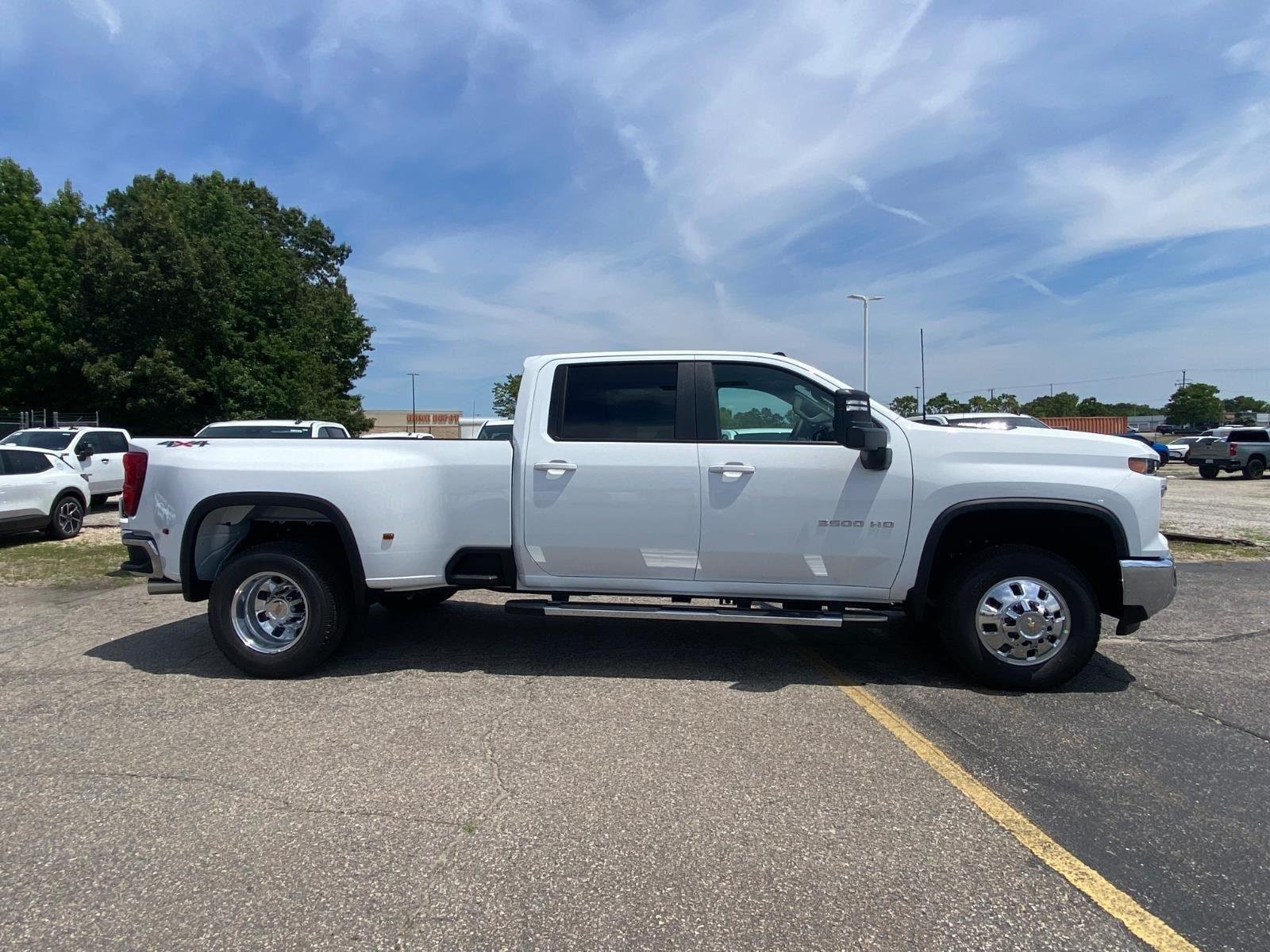 New 2026 Chevrolet Silverado 3500 LT w/ Safety Package AWD/4WD image 2