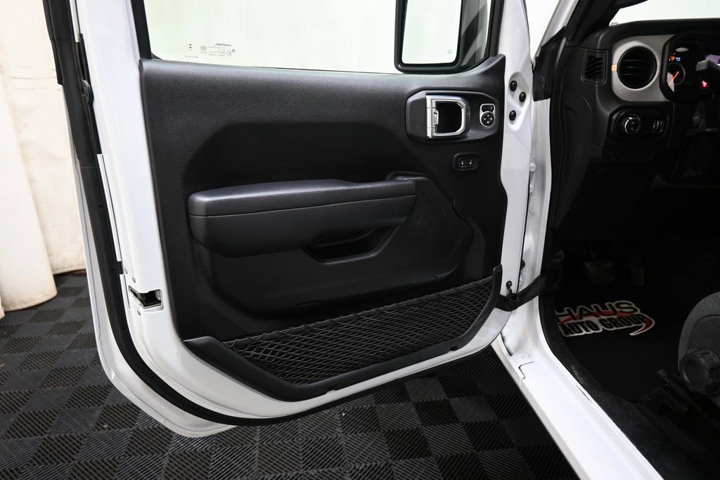 Used 2025 Jeep Gladiator Sport image 19