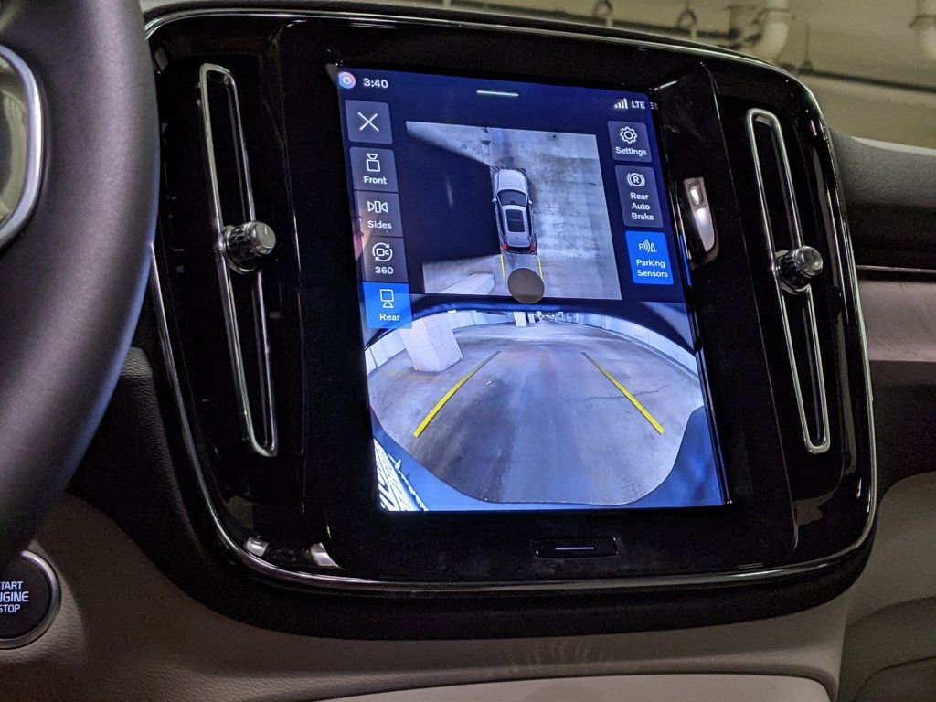 New 2026 Volvo XC40 B5 Ultra w/ Climate Package image 17