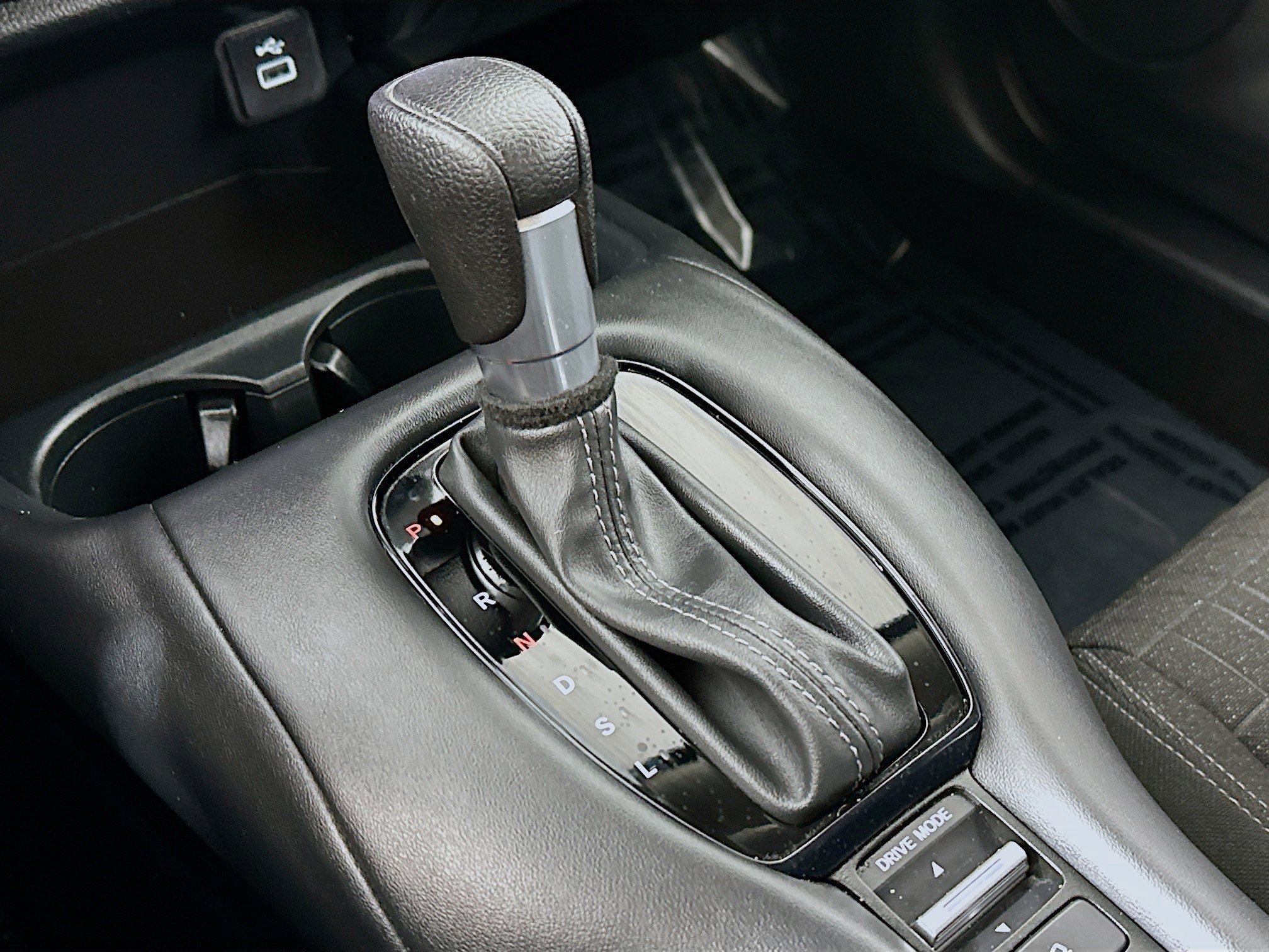 Used 2023 Honda HR-V LX image 16