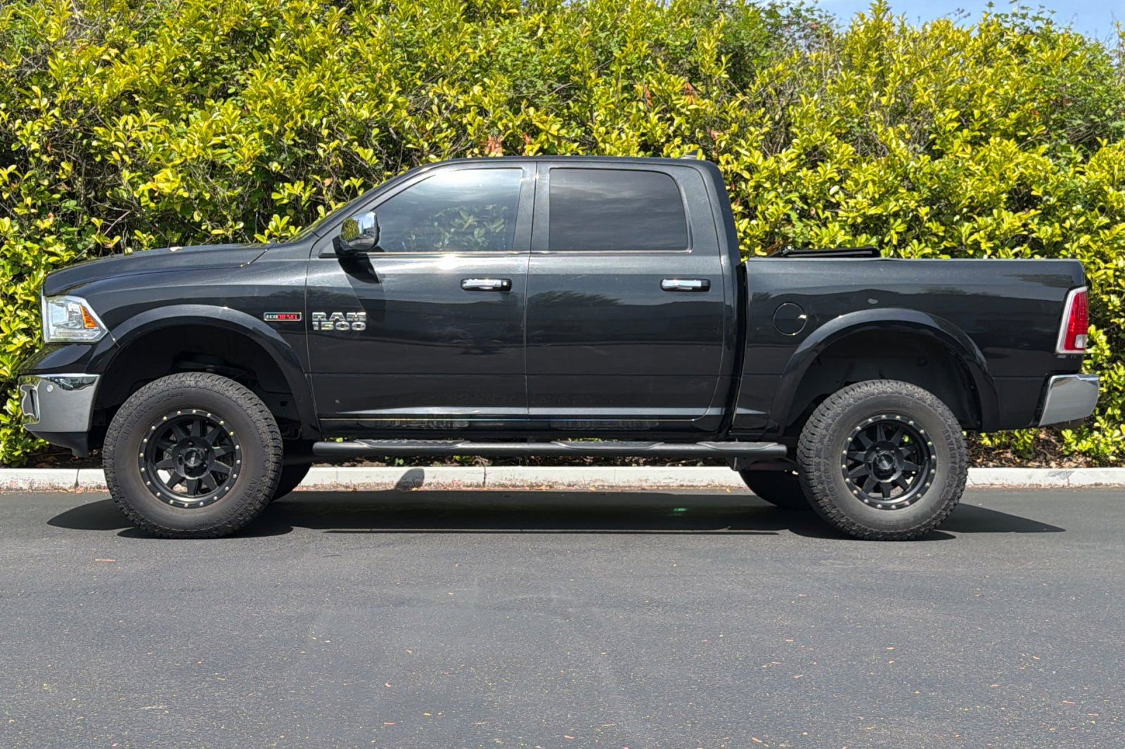 Used 2018 RAM 1500 Laramie w/ Convenience Group AWD/4WD image 7